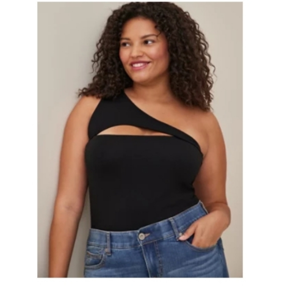Torrid Sz 5 Foxy 1 shoulder cutout tank